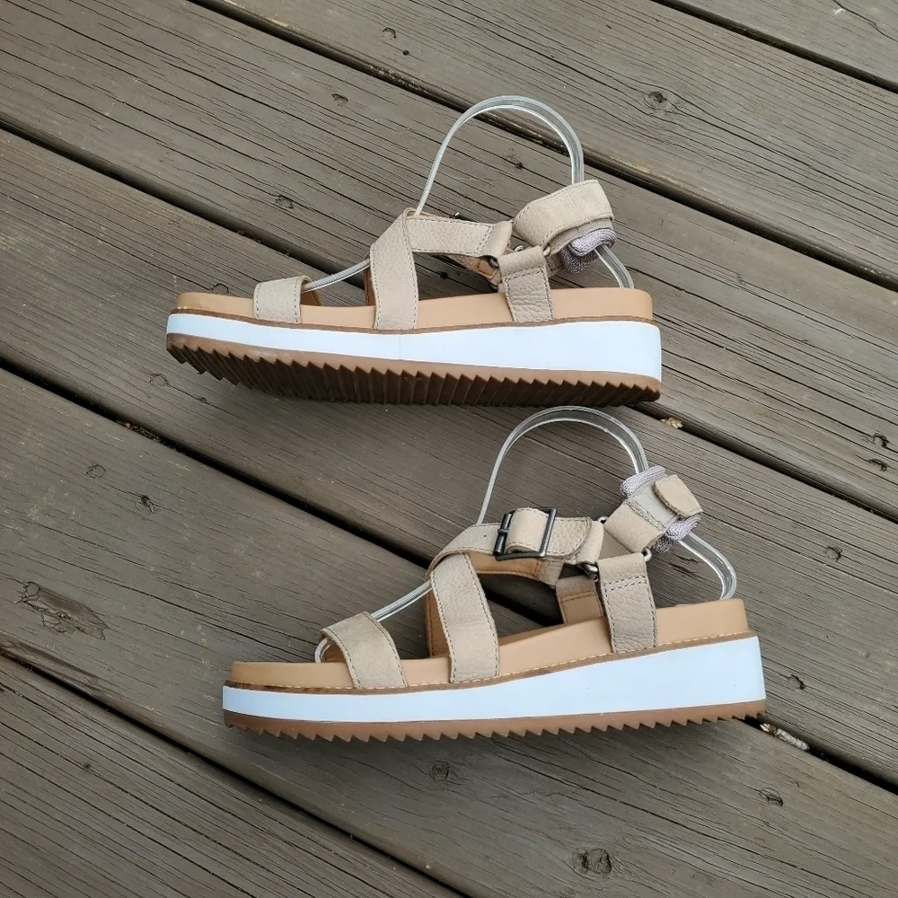 Lucky Brand Idenia Tan Nude Nubuck Suede Leather Platform Buckle Wedge Sandals 9